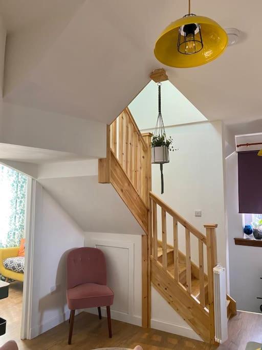 3 Bedroom Well Connected Family Home Free Parking Edinburgh Exterior photo